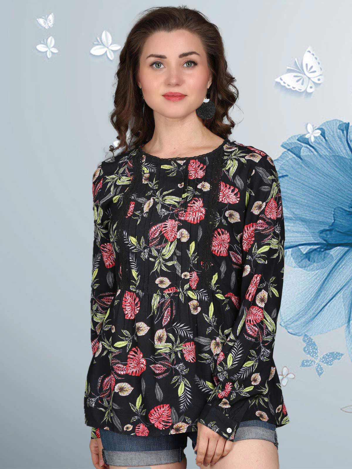 PRINTED BLOUSE WITH PLEATS & LACE DETAILS